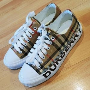 Designer Logo Check Beige Sneakers